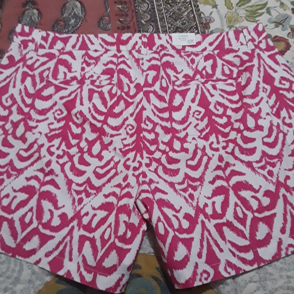 Crown & Ivy shorts